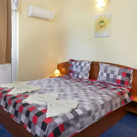 Guest house Plechkarovi Ravda