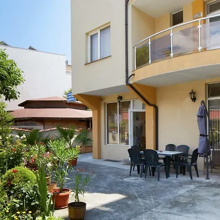 Guest house Plechkarovi 3*